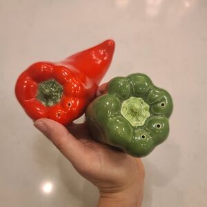 Red and Green Bell Pepper Chili Shaped Salt And Pepper Shakers Mexico Ceramics